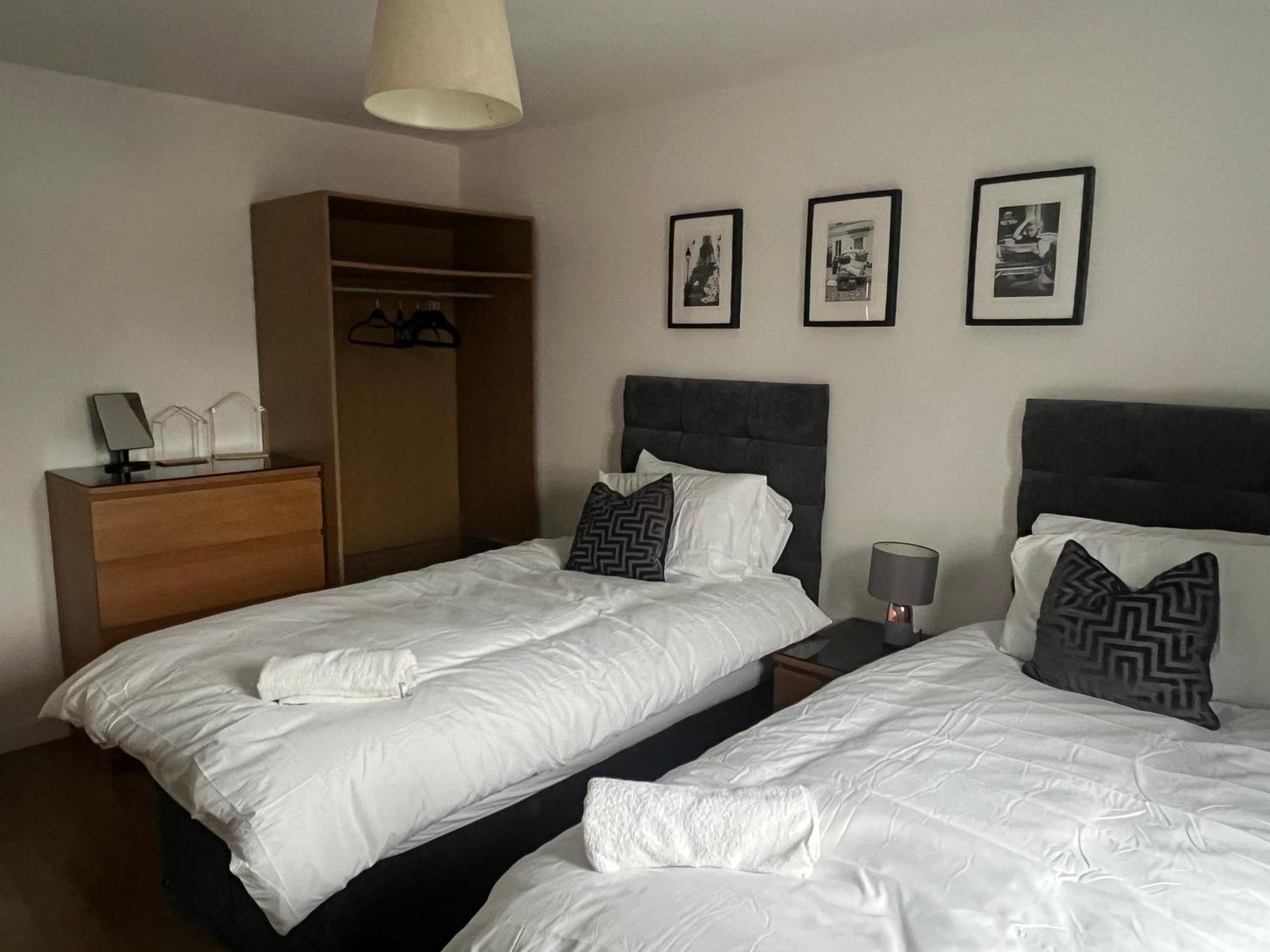 Home Away From Home: Cozy Two Bedroom Apartment Banbury Eksteriør billede